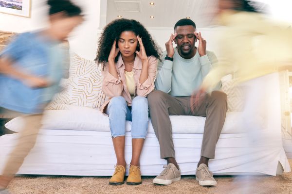 Stress und Rückenschmerzen hängen eng zusammen. 