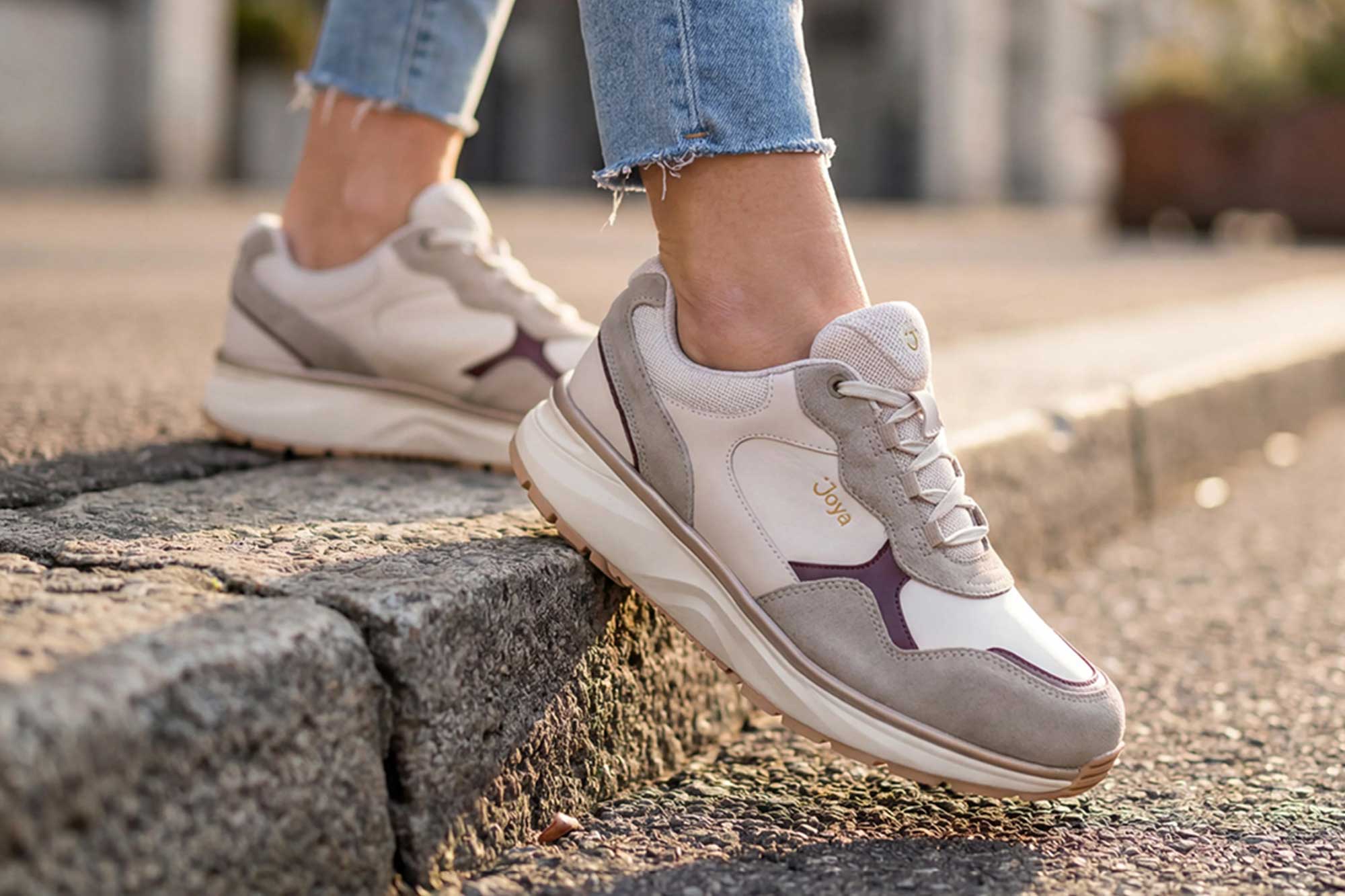 Aktivschuhe. Link führt auf eine neue Seite mit Infos zu Aktivschuhen.