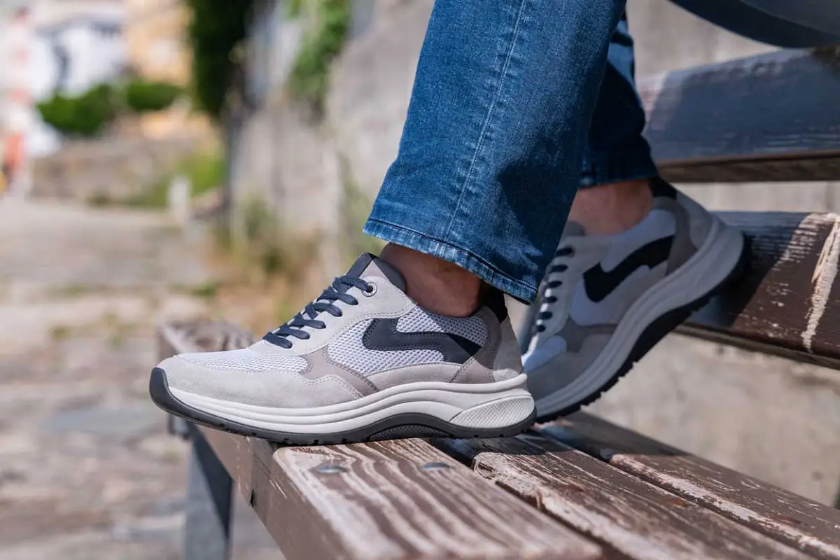 Aktivschuhe. Link führt auf eine neue Seite mit Infos zu Aktivschuhen.