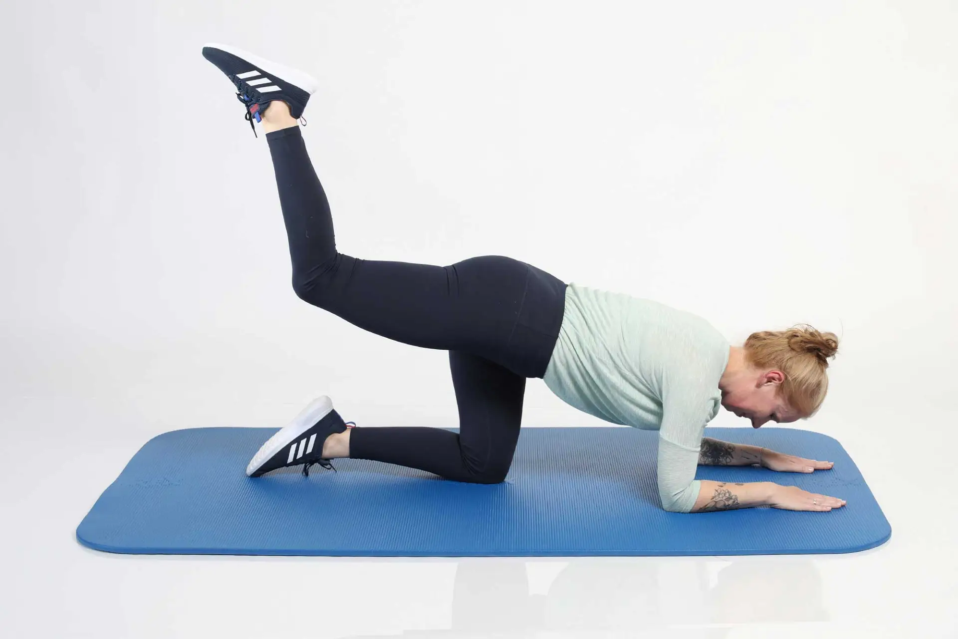 Übung 4 Gymnastikmatte Kräftigung Muskulatur uebung 4 gymnastikmatte kräftigung muskulatur